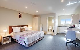 Ellerslie Palms Motel